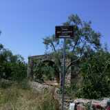 Il cartello che segnala la torre del Lupomino